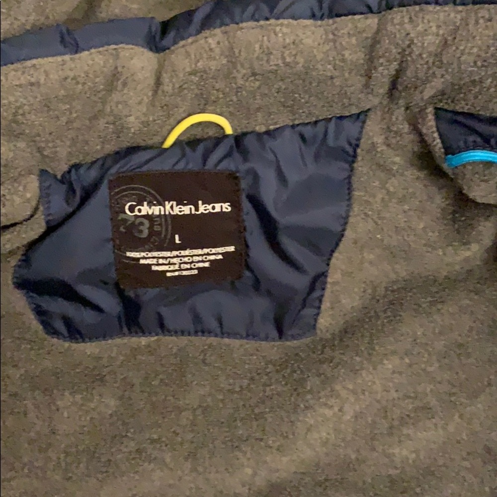 Gently worn Calvin Klein kid coat - Picture 3 of 8